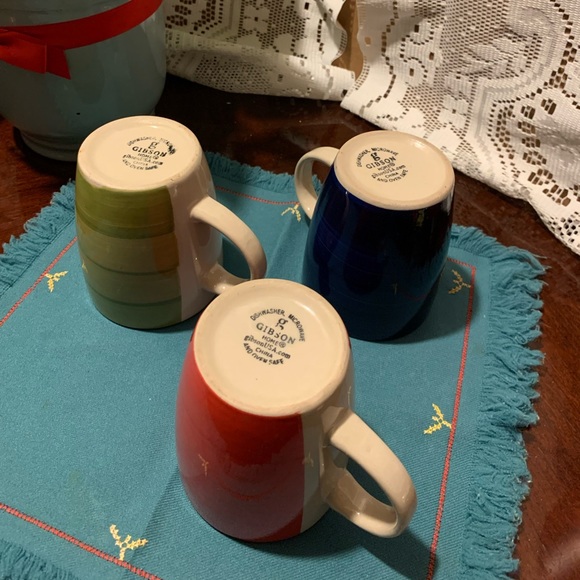 ✨⚡️💥Gibson Home China 4.25" Stoneware Coffee Mugs Set of 3 Red Green Blue Swirl - Picture 5 of 6